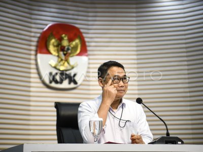Regent of Ponorogo Sugiri Sancoko has been detained by the Corruption Eradication Commission (KPK).