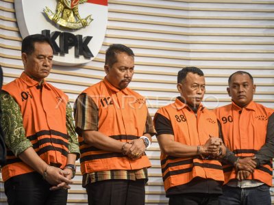 The Regent of Ponorogo, Sugiri Sancoko, has been detained by the Corruption Eradication Commission (KPK).