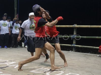 Tradisi tarung bebas pencak dor di Kediri