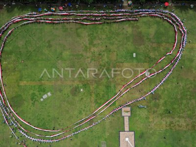 The Red and White Parade commemorates Heroes' Day in Semarang