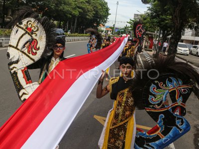 The Red and White Parade commemorates Heroes' Day in Semarang