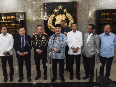 Konferensi pers Komisi Percepatan Reformasi Polri 