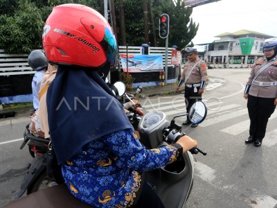 Mengheningkan cipta peringatan hari pahlawan di Aceh 