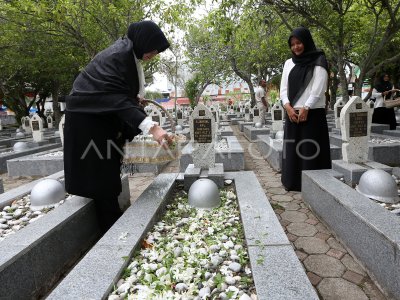 Ziarah makam pahlawan kemerdekaan