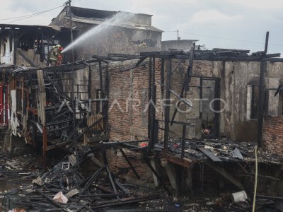 Kebakaran permukiman padat penduduk di Tambora 