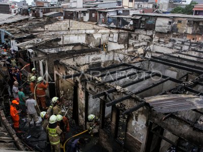 Kebakaran permukiman padat penduduk di Tambora