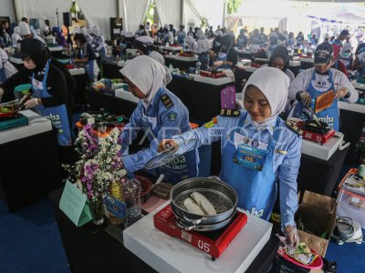 Lomba masak olahan ikan di Semarang
