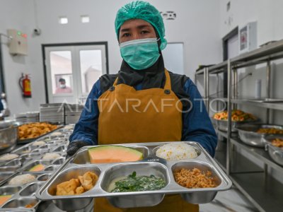 Pelayanan MBG di SPPG Polda Sulteng