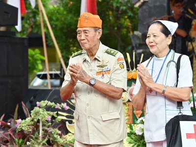 Fashion show of bygone days