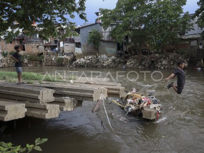 Rencana normalisasi Kali Ciliwung pada 2026