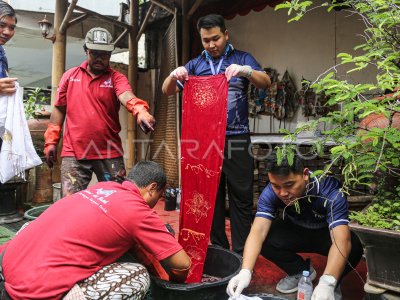 Pelatihan membatik untuk taruna polisi se-Asia di Semarang