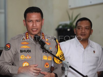 Polda Metro Jaya izinkan Roy Suryo Cs pulang
