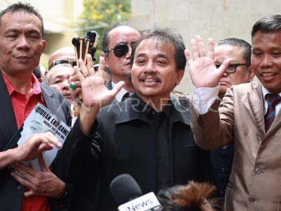 Roy Suryo dan Rismon penuhi panggilan Polda