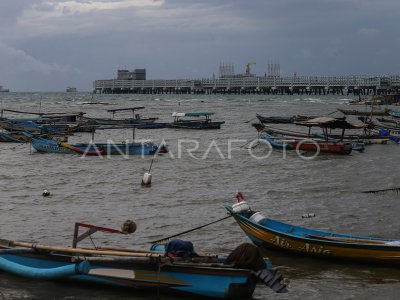 Fishermen do not set sail due to the impact of bad weather