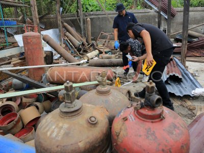 Pemeriksaan teknis TKP ledakan tabung oksigen di Aceh Barat