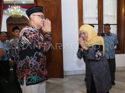 Meeting between the Minister of Hajj and Umrah and the Governor of East Java
