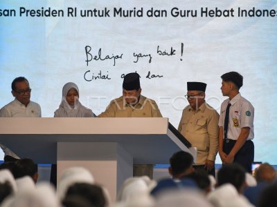 Digitalisasi Pembelajaran Untuk Indonesia Cerdas