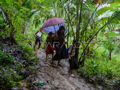 Accès aux écoles éloignées à Pandeglang