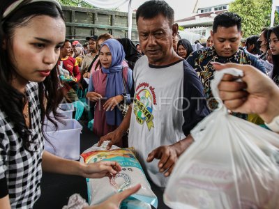 Gerakan operasi pasar sembako gratis di Kalimantan Tengah