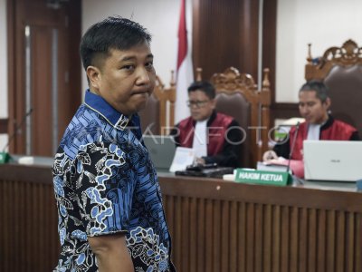 Sidang dakwaan Wawan Hermawan