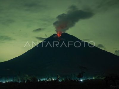 Aktivitas vulkanik Gunung Semeru