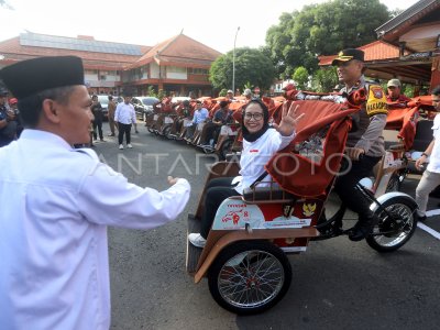 Bantuan becak listrik Presiden di Mojokerto 