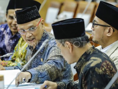 Raker Komisi VIII DPR dengan Menteri Haji dan Umrah
