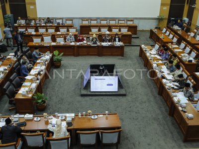 Raker Komisi VIII DPR dengan Menteri Haji dan Umrah