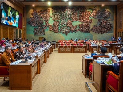 Raker Mendikdasmen dengan Komisi X DPR