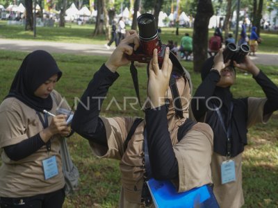 Competencia de avistamiento de aves en el Espacio Abierto Verde de Yakarta