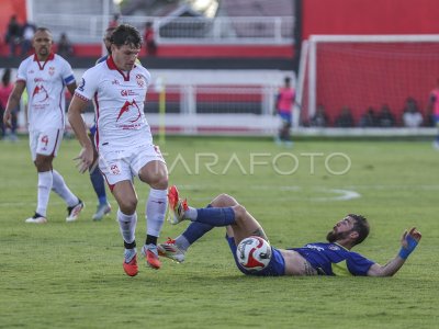 Malut United fait match nul contre Arema FC.