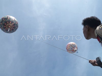 Parade balon udara di Tulungagung