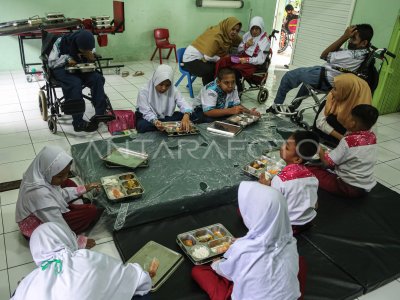 Pelaksanaan program Makan Bergizi Gratis di SLB Semarang