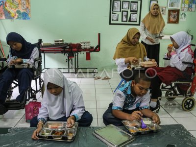 Pelaksanaan program Makan Bergizi Gratis di SLB Semarang