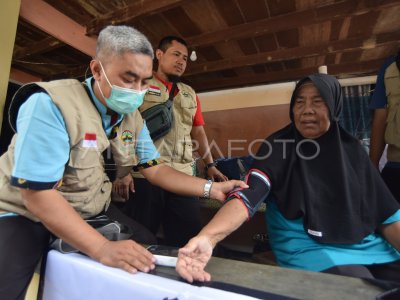 Pelayanan kesehatan bagi korban banjir di Padang