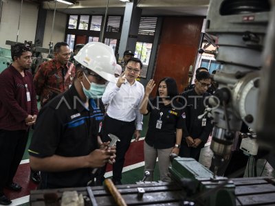 Kunker deputi Kemenko PM ke SMKN Jateng