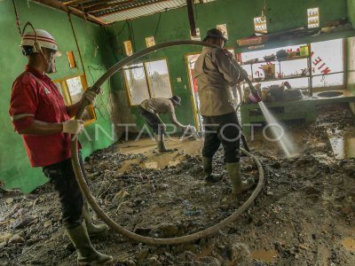 Recovery of homes affected by flash floods in Tanah Datar