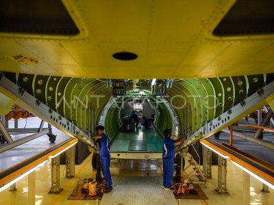 Produksi pesawat CN235 di PTDI