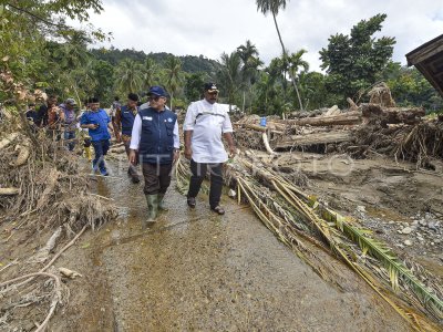 Mendikdasmen tinjau sekolah terdampak bencana di Agam