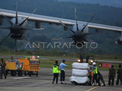 Pesawat Airbus A 400 angkut  bantuan bencana tiba di Bandara SIM
