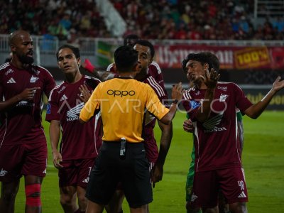 Persebaya Surabaya menahan imbang PSM Makassar