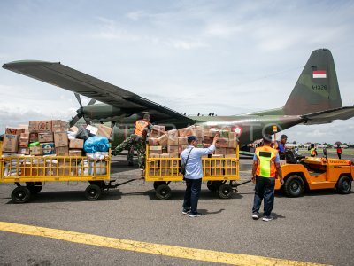 Dispatch of aid for the natural disaster in Sumatra