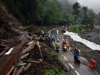 Akses khusus motor di jalan nasional Lembah Anai