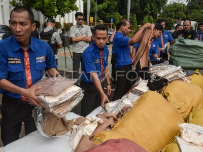 Bea Cukai gagalkan peredaran produk impor garmen ilegal