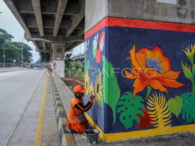 Beautifikasi Mural di kolong Tol Becakayu