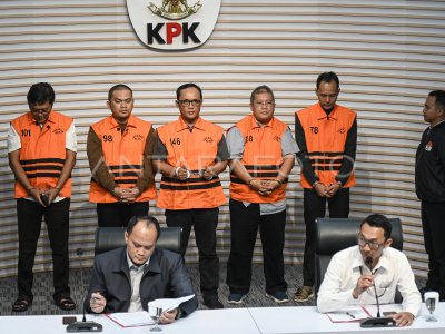 Penahanan tersangka kasus suap di Lampung Tengah