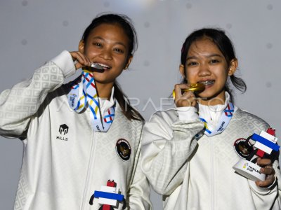 Emas dan perak lead putri panjat tebing SEA Games 2025