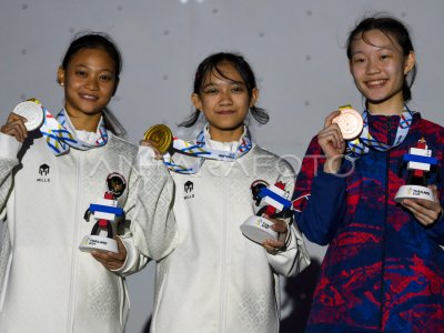 Emas dan perak lead putri panjat tebing SEA Games 2025