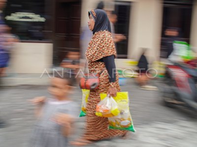 Gelaran pasar murah Pemprov Jawa Timur di Lumajang