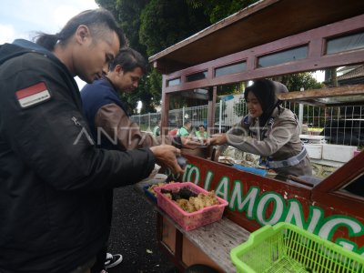 Program sarapan pagi gratis untuk warga dan pekerja jalanan